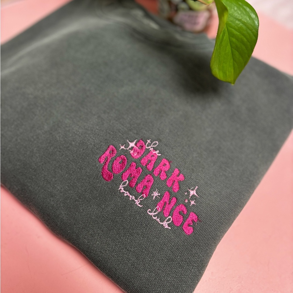 Dark Romance Book Club - Comfort Colour. XL